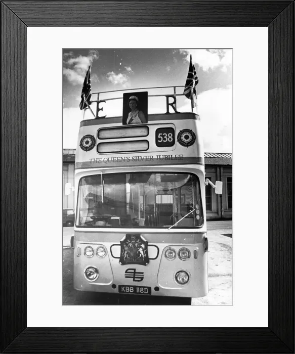 Framed Print : Queen Elizabeth II - North East Leg of The Jubilee Tour 1977 to celebrate the Silver Framed Print : Queen Elizabeth II - North East Leg of The Jubilee Tour 1977 to celebrate the Silver