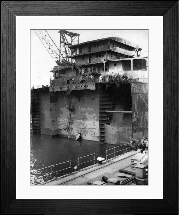 Framed Print : The oil-tanker Esso Portsmouth undergoes surgery at Swan Hunter