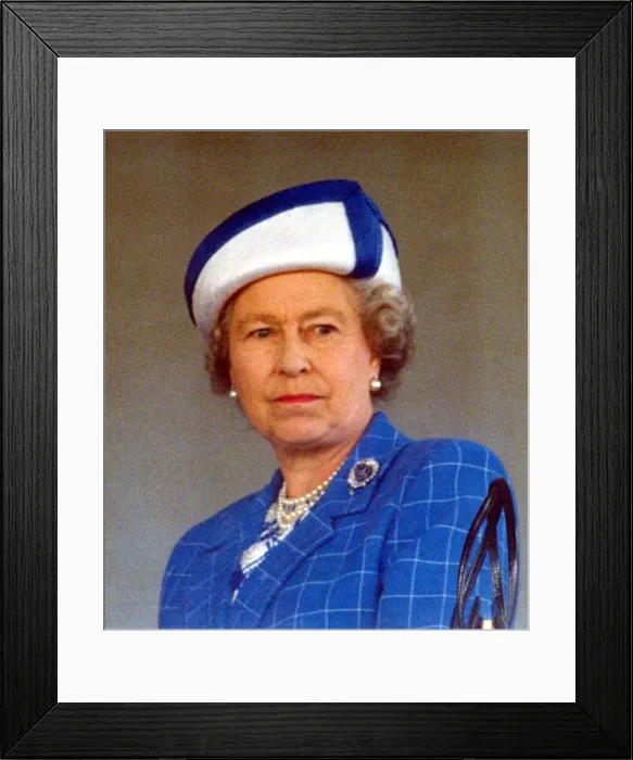 Framed Print : Queen Elizabeth II at Newcastles Gosforth Park Racecourse on the Northumberland Framed Print : Queen Elizabeth II at Newcastles Gosforth Park Racecourse on the Northumberland