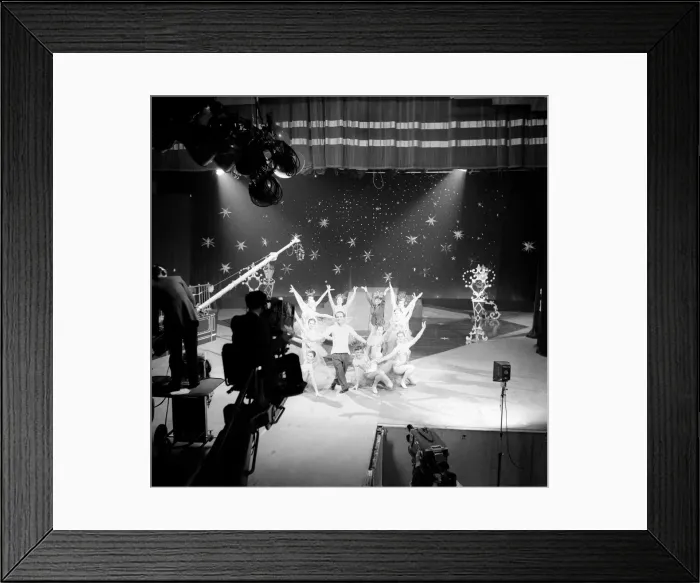 Framed Print : BBC filming a variety show at the Wood Green Empire. January 1957 A307-008