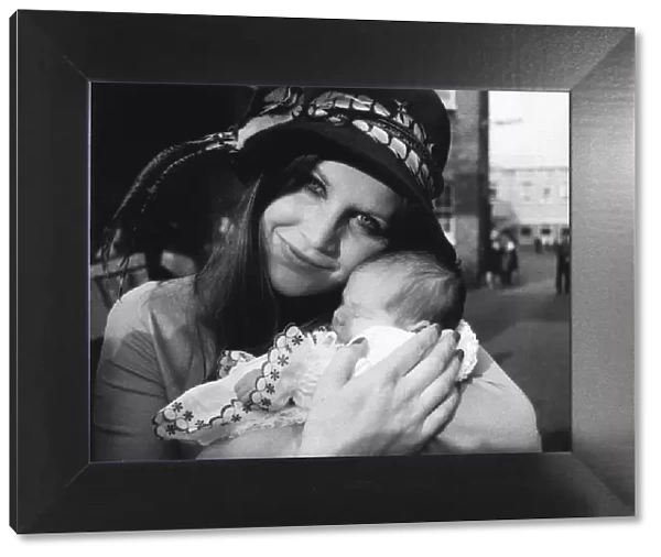 Sandie Shaw with baby daughter Grace February 1971. Pictured