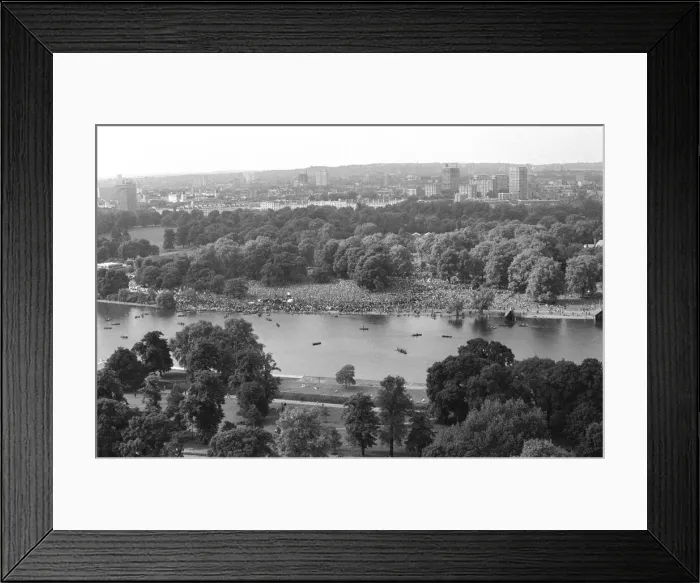 Framed Print : An aerial view showing the vast crowd gathered around the Serpentine during the all day Framed Print : An aerial view showing the vast crowd gathered around the Serpentine during the all day
