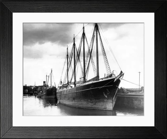 Framed Print : The auxillary sailing ship Helena at Seaham Harbour