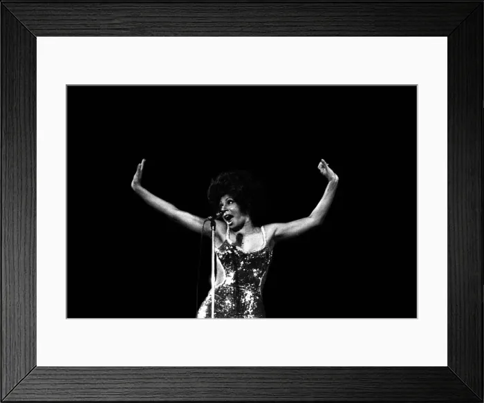 Framed Print : Shirley Bassey performing on stage in concert at Newcastle City Hall 30th April 1971