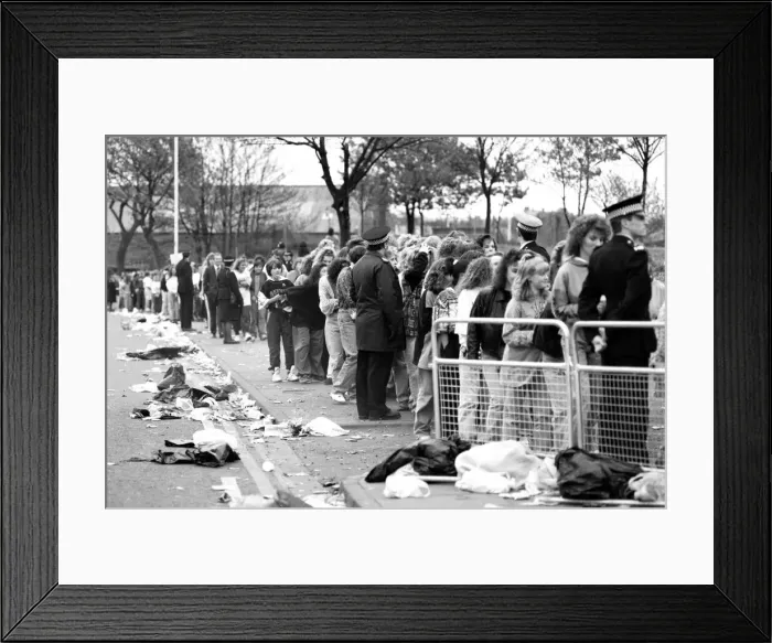 Framed Print : Lib - Boy Band New Kids on the Block perform at Whitley Bay Ice Rink 27 April 1990 Framed Print : Lib - Boy Band New Kids on the Block perform at Whitley Bay Ice Rink 27 April 1990