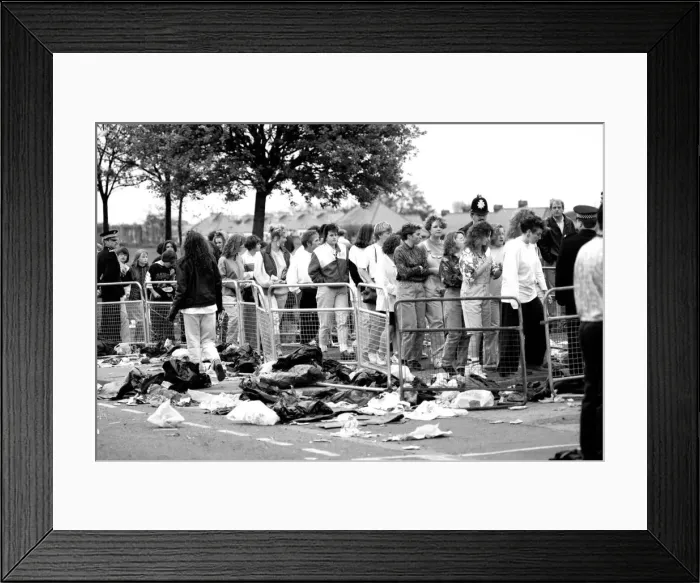 Framed Print : Lib - Boy Band New Kids on the Block perform at Whitley Bay Ice Rink 27 April 1990 Framed Print : Lib - Boy Band New Kids on the Block perform at Whitley Bay Ice Rink 27 April 1990