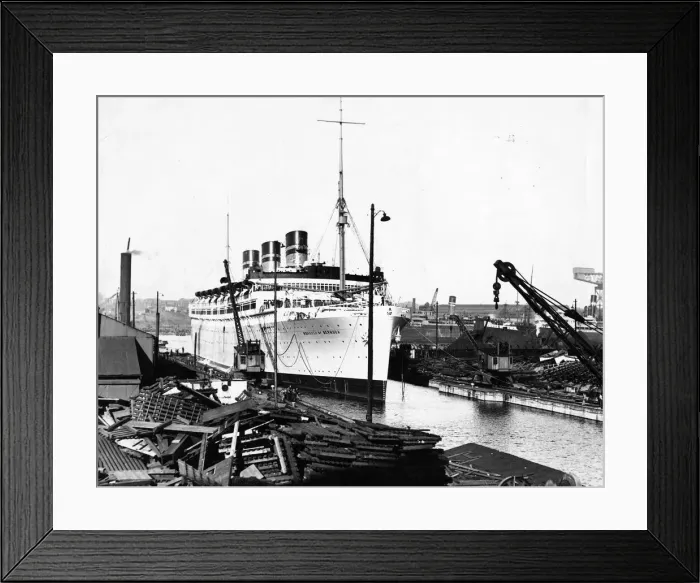 Framed Print : The Ship Monarch of Bermuda now named Arkadia is being completed Framed Print : The Ship Monarch of Bermuda now named Arkadia is being completed