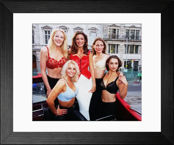 Framed Print : Model Kelly Brook in Londons West End August 1999 with Melanie, Debbie Framed Print : Model Kelly Brook in Londons West End August 1999 with Melanie, Debbie