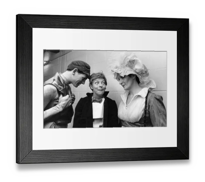 Framed Print : Ian Jentle, Linda Dobell and LAngela Moran from the Tynewear Theatre Company