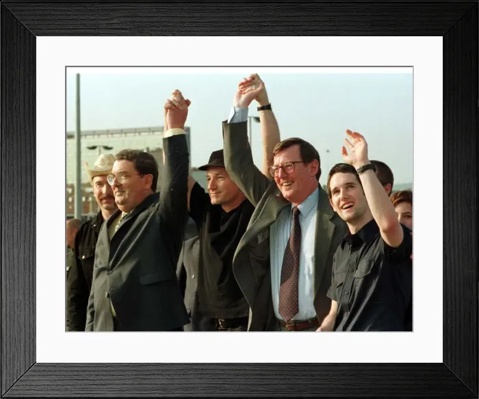 Framed Print : David Trimble John Hume and singer Bono May 1998 and Tim Wheeler Framed Print : David Trimble John Hume and singer Bono May 1998 and Tim Wheeler