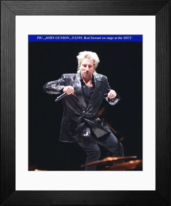 Framed Print : Rod Stewart dancing holding mike on stage SECC Glasgow Framed Print : Rod Stewart dancing holding mike on stage SECC Glasgow