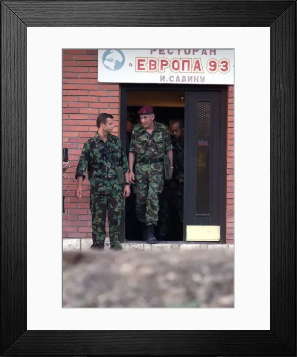 Framed Print : General Mike Jackson leaves Restaurant at Blace near Skopje Macedonia after talks with Framed Print : General Mike Jackson leaves Restaurant at Blace near Skopje Macedonia after talks with