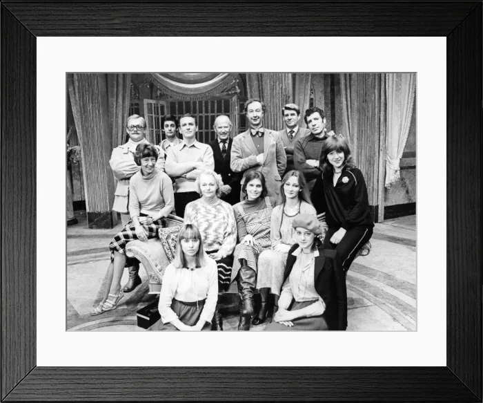 Framed Print : The cast of Oscar Wildes play An Ideal Husband at the Sunderland Empire Framed Print : The cast of Oscar Wildes play An Ideal Husband at the Sunderland Empire
