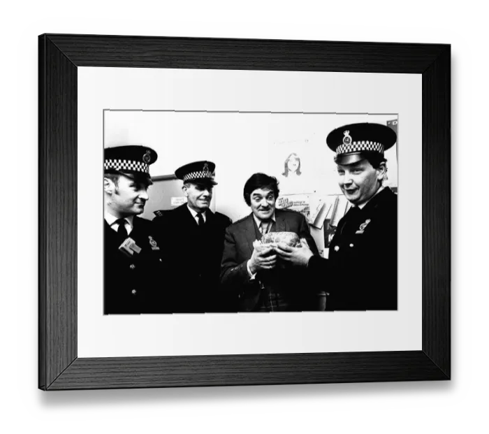Framed Print : Comedian Jimmy Logan, who was in Newcastle appearing at Theatre Royal in The World of Framed Print : Comedian Jimmy Logan, who was in Newcastle appearing at Theatre Royal in The World of