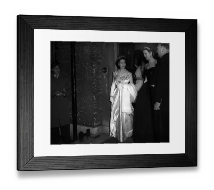 Framed Print : Queen Elizabeth - 1953 leaves Hutchinson House after the Debs Ball Framed Print : Queen Elizabeth - 1953 leaves Hutchinson House after the Debs Ball