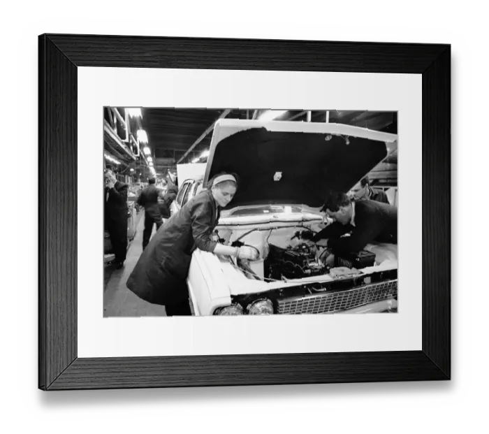 Framed Print : Women working on the Vauxhall Victor production line at the Vauxhall motor factory in