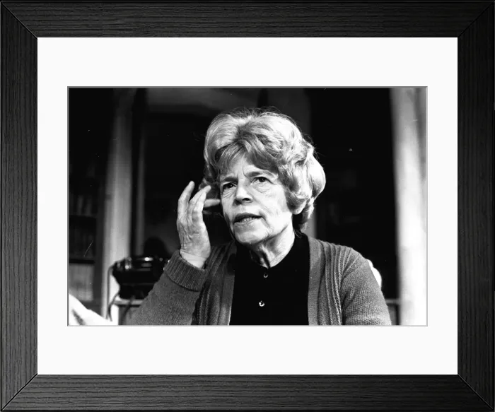 Framed Print : Patricia Hayes who is appearing in Relative Values, at the Theatre Royal, Newcastle Framed Print : Patricia Hayes who is appearing in Relative Values, at the Theatre Royal, Newcastle