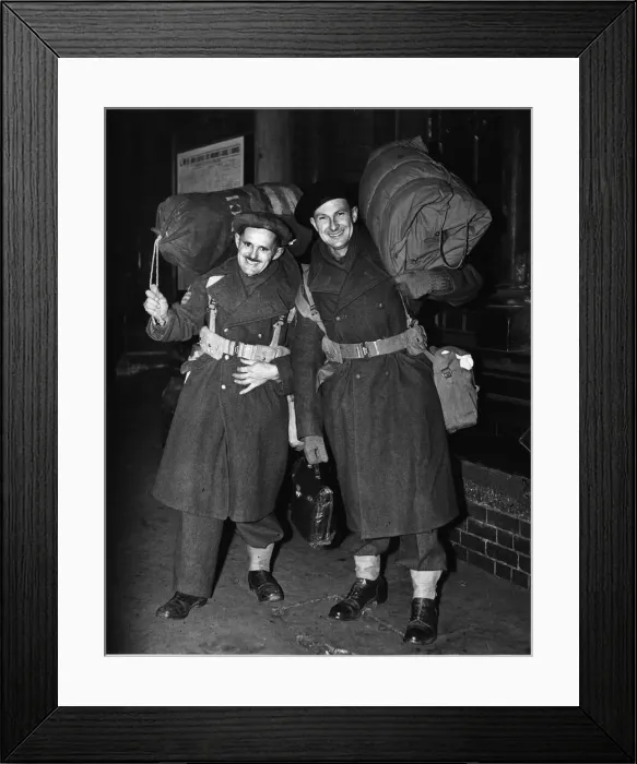 Framed Print : Two heavily laden soldiers of the British Army, Sergeants Lester (left) and Jarvis Framed Print : Two heavily laden soldiers of the British Army, Sergeants Lester (left) and Jarvis