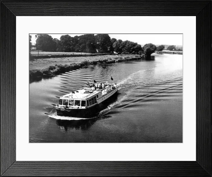 Framed Print : Water Wanderer operates between the citys of Nottingham and Lincoln Framed Print : Water Wanderer operates between the citys of Nottingham and Lincoln