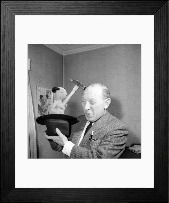 Framed Print : Harry Corbett at home with Sooty. 1960 A1224-007 Framed Print : Harry Corbett at home with Sooty. 1960 A1224-007