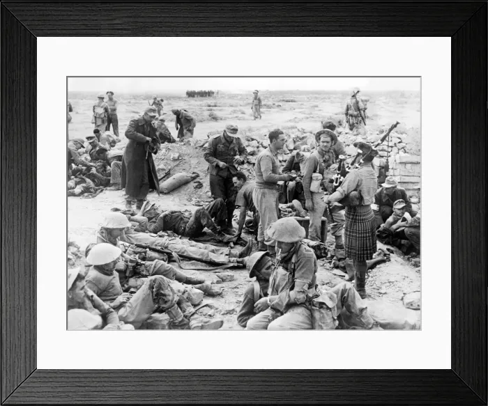 Framed Print : A Highland piper entertains wounded soldiers at a casualty clearing station during