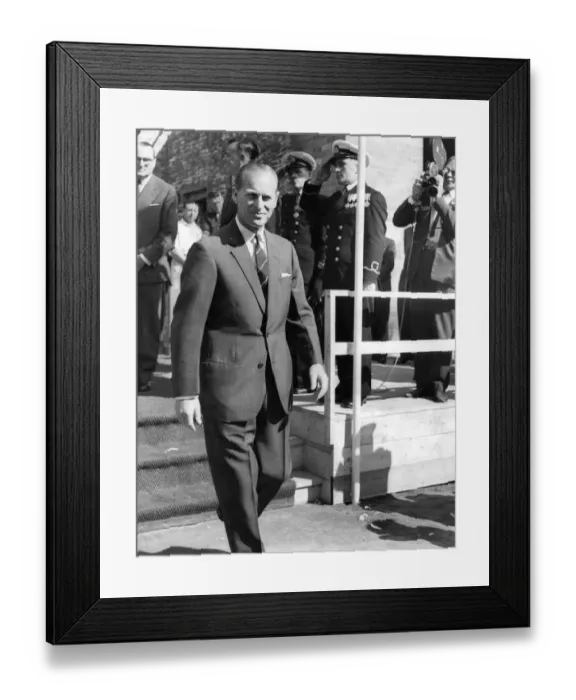 Framed Print : Prince Philip, Duke of Edinburgh, visiting Doxfords shipyard in Sunderland Framed Print : Prince Philip, Duke of Edinburgh, visiting Doxfords shipyard in Sunderland