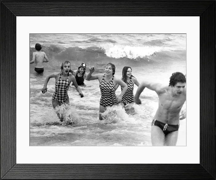Framed Print : Goosepimples galore as Gillian Davison and her pals brave the North Sea Framed Print : Goosepimples galore as Gillian Davison and her pals brave the North Sea