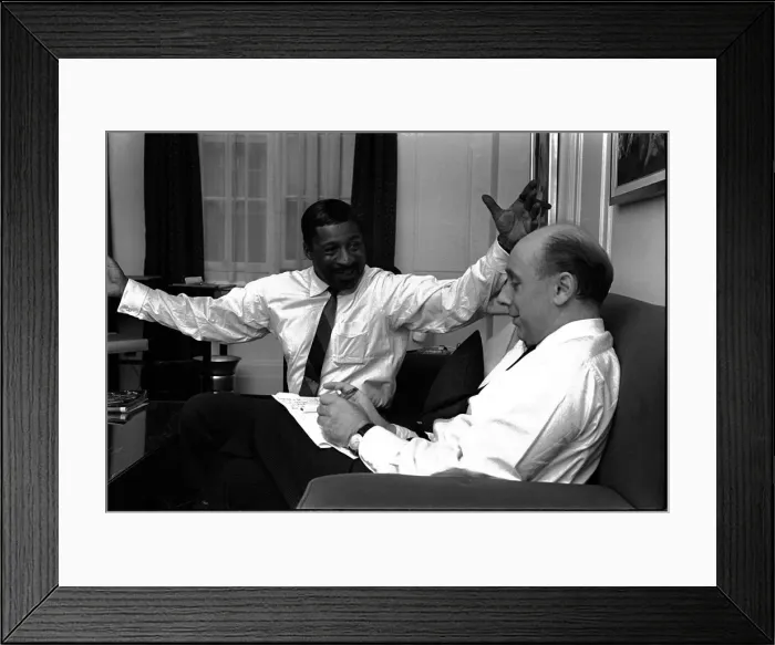Framed Print : ERROL GARNER Jazz pianist talking to Daily Mirror reporter Donald Zec 1963 Framed Print : ERROL GARNER Jazz pianist talking to Daily Mirror reporter Donald Zec 1963