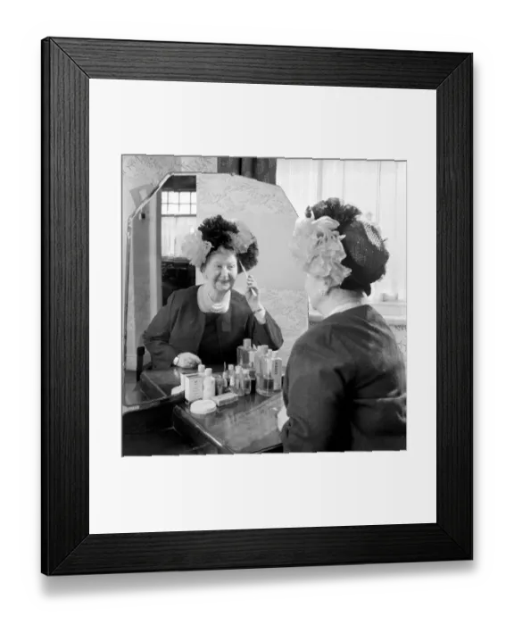 Framed Print : TV actress Margot Bryant who stars in the I. T. V. Soap Opera Coronation Street