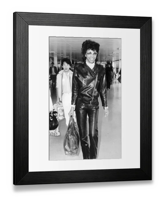 Framed Print : Natalie Cole singer daughter of Nat King Cole arriving at Heathrow Airport from Los Framed Print : Natalie Cole singer daughter of Nat King Cole arriving at Heathrow Airport from Los