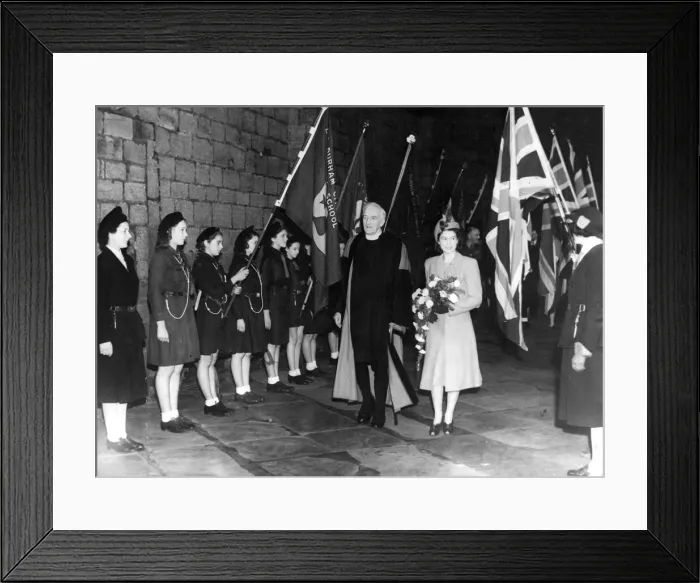 Framed Print : Queen Elizabeth II, Princess Elizabeth visits Durham with the Dean of Durham, Dr Alington Framed Print : Queen Elizabeth II, Princess Elizabeth visits Durham with the Dean of Durham, Dr Alington