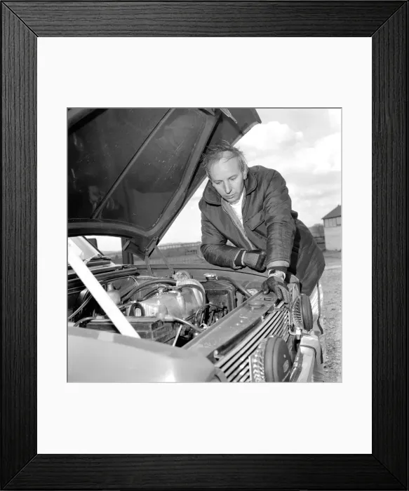 Framed Print : John Surtees gives the new Austin Maxi the once over the Thruxton Motor Circuit, Hants