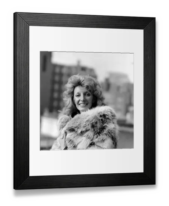 Framed Print : New Faces TV Discovery: Comedy Girl: Marti Caine. October 1975 S75-5741-001 Framed Print : New Faces TV Discovery: Comedy Girl: Marti Caine. October 1975 S75-5741-001