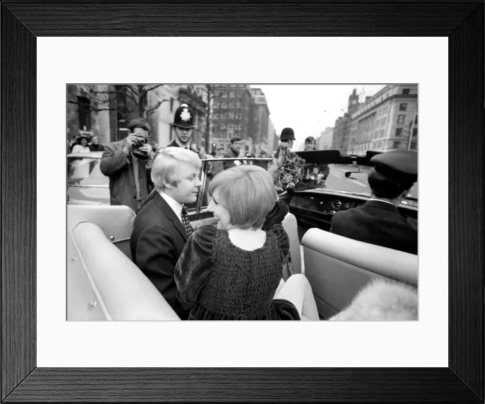 Framed Print : Cilla Weds: Pop Star, Cilla Black was married yesterday (Sat Framed Print : Cilla Weds: Pop Star, Cilla Black was married yesterday (Sat