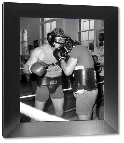 Boxer Joe Bugner in training. April 1974 S74-6639-003
