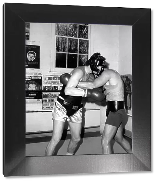 Boxer Joe Bugner in training. April 1974 S74-6639-004