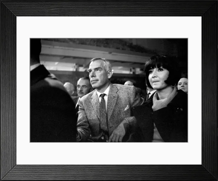 Framed Print : Brian London v. Cassius Clay: Actor Lee Marvin at the ringside waching the Clay - London Framed Print : Brian London v. Cassius Clay: Actor Lee Marvin at the ringside waching the Clay - London