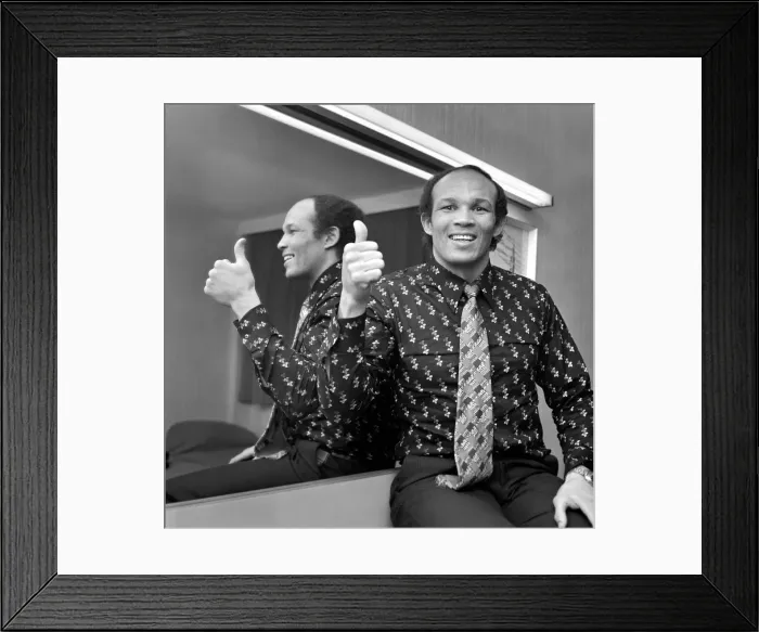 Framed Print : Boxer: Alberto Lovell. December 1974 S74-7147-001