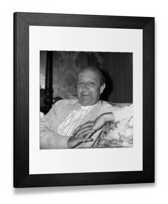 Framed Print : Comedian: Jimmy Jewel. August 1974 S74-5003-001 Framed Print : Comedian: Jimmy Jewel. August 1974 S74-5003-001