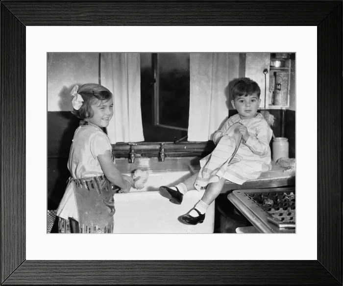 Framed Print : Alfieri. 1273. Child Studies-Washing up 1  /  2. October 8th 1933