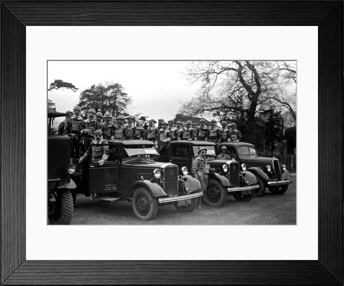 Framed Print : Esher ARP in their gas masks ahead of the outbreak of the Second World War Framed Print : Esher ARP in their gas masks ahead of the outbreak of the Second World War