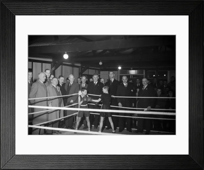 Framed Print : Boys boxing at Shepperton November 1937 L50 Framed Print : Boys boxing at Shepperton November 1937 L50