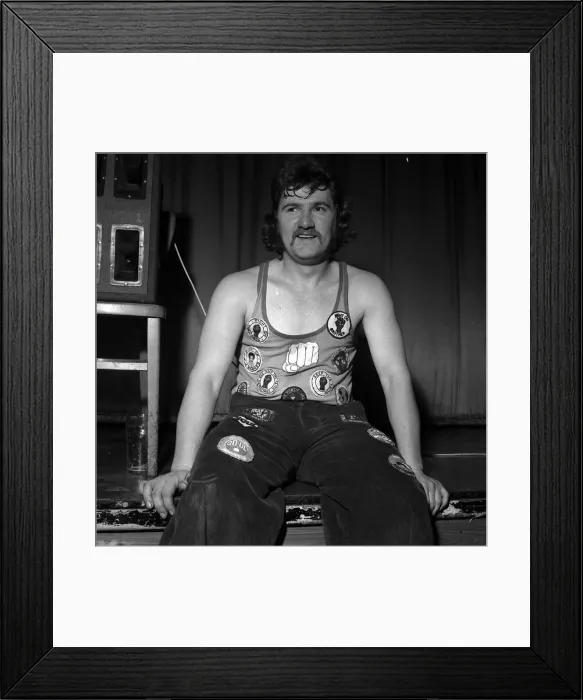 Framed Print : Wigan Casino dancers 1975 Northern soul dancing Framed Print : Wigan Casino dancers 1975 Northern soul dancing