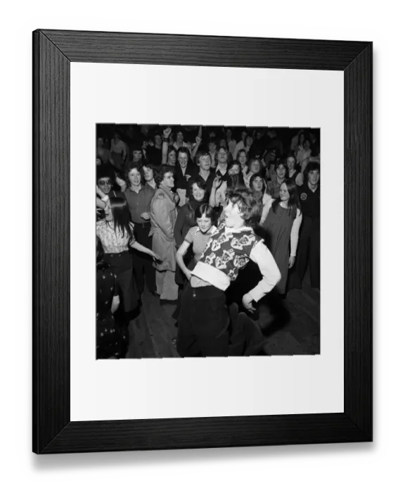 Framed Print : Wigan Casino Dancers 1975 dancing Northern Soul Framed Print : Wigan Casino Dancers 1975 dancing Northern Soul