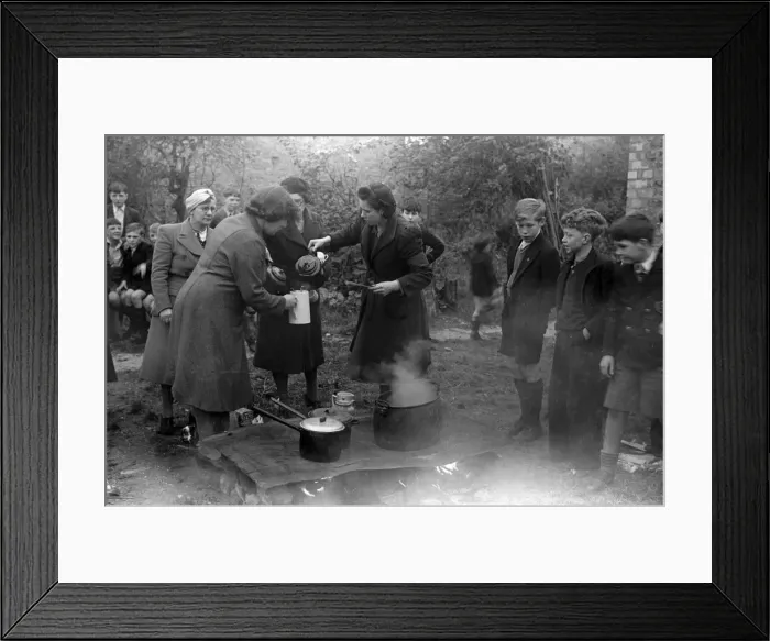 Framed Print : Alfieri. Tea being brewed up during Invasion Exercises, Kingston, London Framed Print : Alfieri. Tea being brewed up during Invasion Exercises, Kingston, London