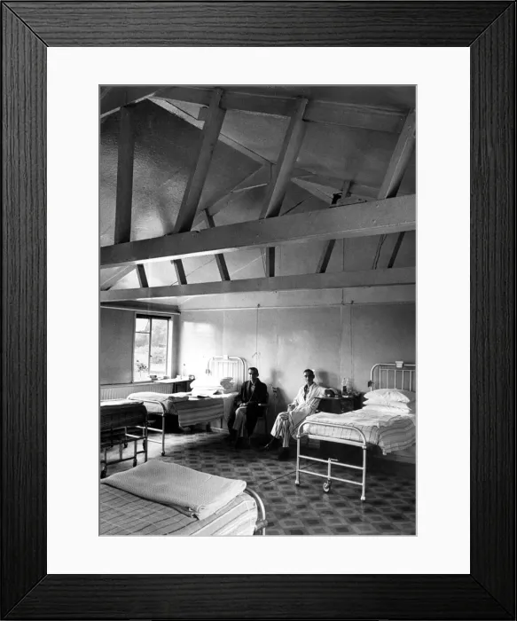 Framed Print : Interior view of one of the hutted wards at Keresley Hospital, Coventry