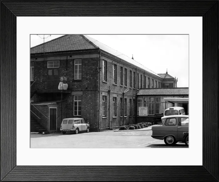 Framed Print : Exterior view of Gulson Road Hospital, Coventry. 9th September 1967