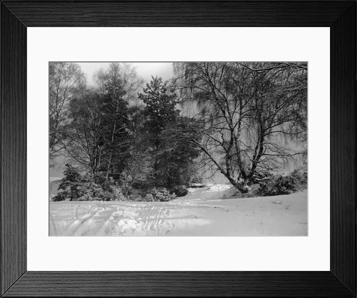 Framed Print : Snow scenes at Claygate. January 1940 L151 Framed Print : Snow scenes at Claygate. January 1940 L151