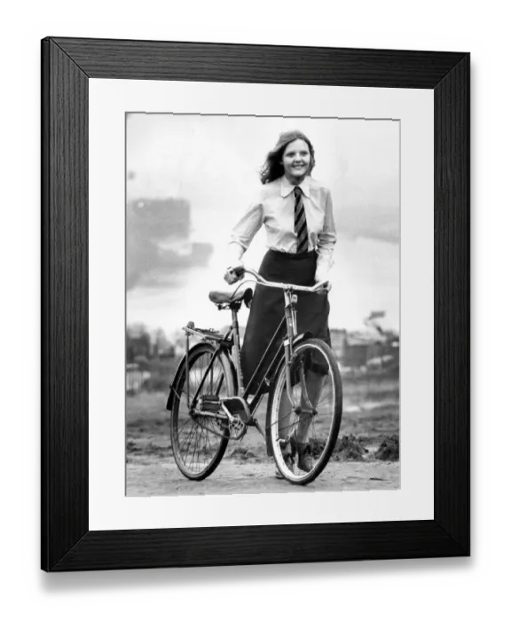 Framed Print : Miss Dawn Whittaker who cycles round her Tyneside home on a 1935 bike Framed Print : Miss Dawn Whittaker who cycles round her Tyneside home on a 1935 bike