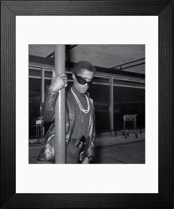 Framed Print : Sammy Davis Jnr. arriving at LAP. 16th September 1967